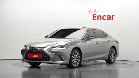 Lexus ES300h 7 2019