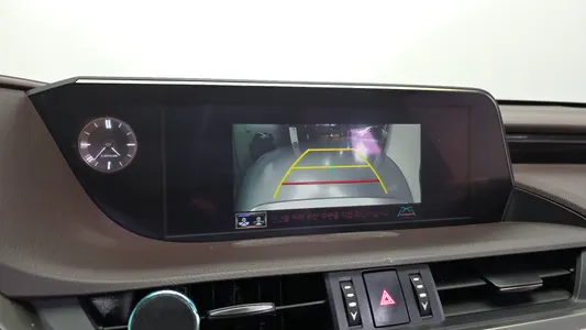 Lexus ES300h 7 2019 15