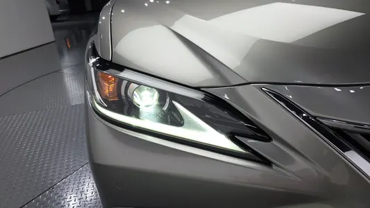 Lexus ES300h 7 2019 22