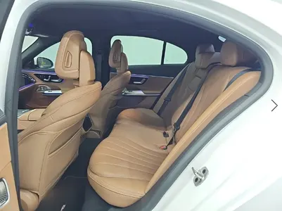 Mercedes-Benz E-Class W214 E300 4MATIC AMG Line 2025 12