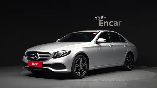 Mercedes-Benz E-Class W213 E220d 2020