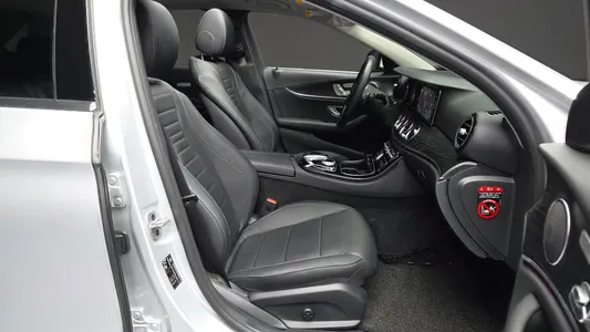 Mercedes-Benz E-Class W213 E220d 2020 11