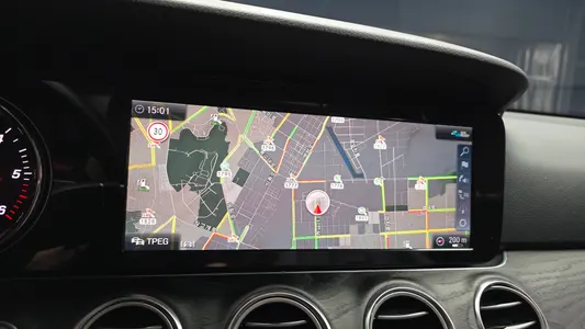 Mercedes-Benz E-Class W213 E220d 2020 15