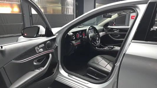 Mercedes-Benz E-Class W213 E220d 2020 10