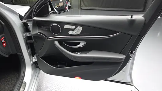 Mercedes-Benz E-Class W213 E220d 2020 24