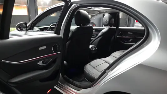 Mercedes-Benz E-Class W213 E220d 2020 26
