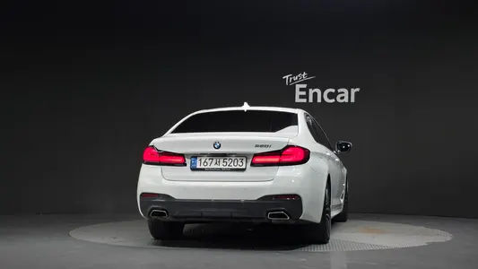 BMW 5 Series (G30) 520i M 2022 4