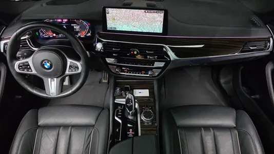 BMW 5 Series (G30) 520i M 2022 7
