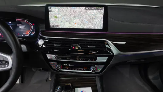 BMW 5 Series (G30) 520i M 2022 18