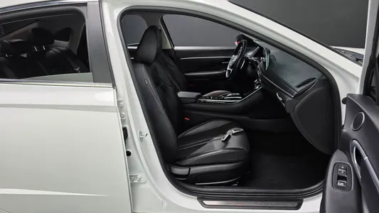 Hyundai (DN8) 2.0 2019 27