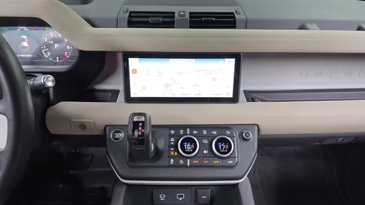 Land Rover (L663) 110 P300 X- SE 2021 13