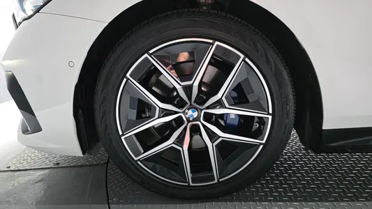 BMW 5 Series (G60) 523d M 2026 5