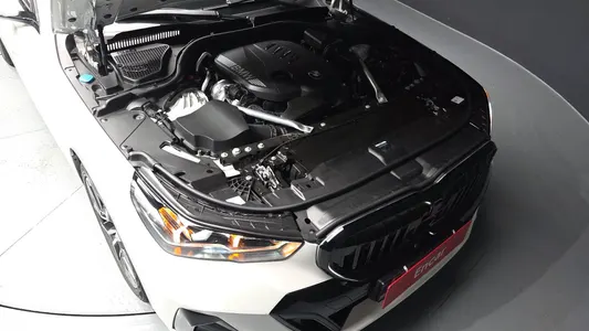 BMW 5 Series (G60) 523d M 2026 6