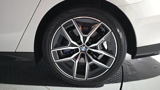 BMW 5 Series (G60) 523d M 2026 21