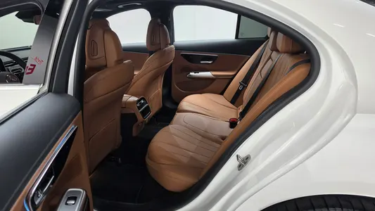 Mercedes-Benz E-Class W214 E220d 4MATIC 2024 11