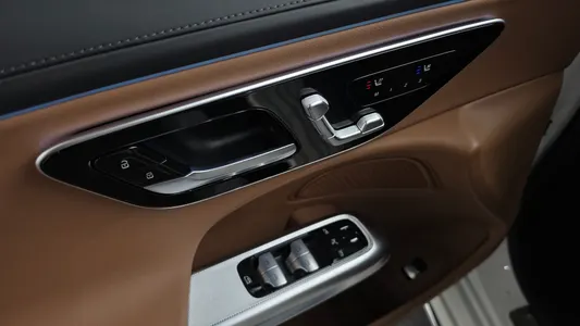 Mercedes-Benz E-Class W214 E220d 4MATIC 2024 18