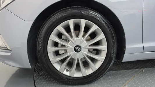 Hyundai LF 2.0 2015 5