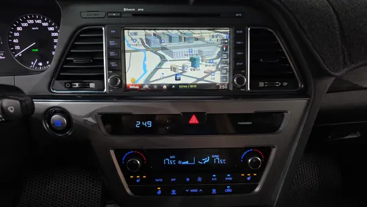 Hyundai LF 2.0 2015 12