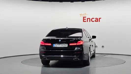 BMW 5 Series (G30) 520i 2021 4