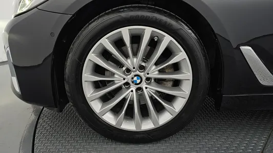BMW 5 Series (G30) 520i 2021 5