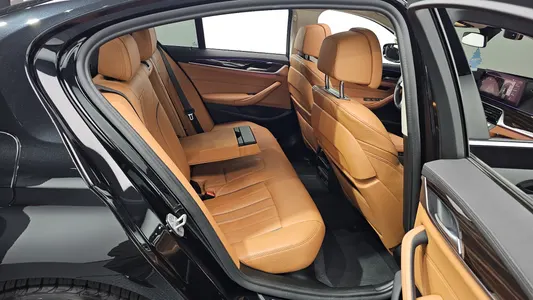 BMW 5 Series (G30) 520i 2021 11