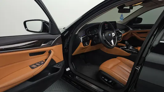 BMW 5 Series (G30) 520i 2021 10