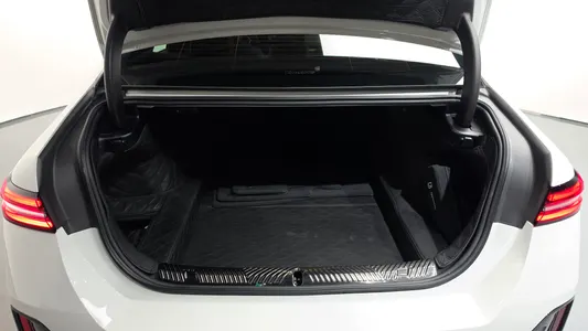 BMW 5 Series (G60) 520i M 2025 32
