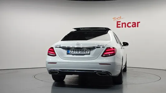 Mercedes-Benz E-Class W213 E300 2018 4