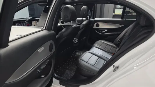 Mercedes-Benz E-Class W213 E300 2018 26