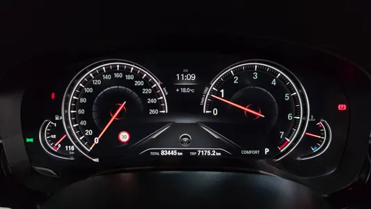 BMW 5 Series (G30) 530i M 2018 8