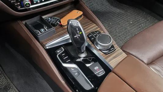 BMW 5 Series (G30) 530i M 2018 9