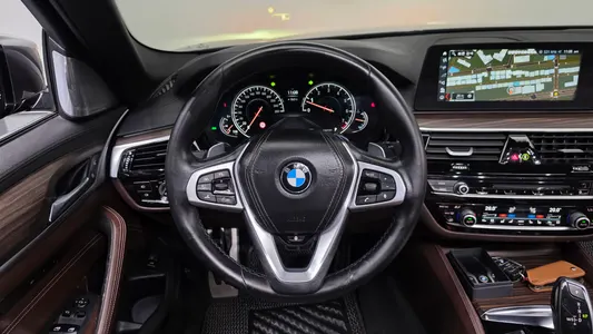 BMW 5 Series (G30) 530i M 2018 13