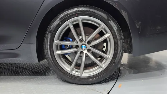 BMW 5 Series (G30) 530i M 2018 21