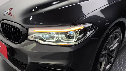 BMW 5 Series (G30) 530i M 2018 22