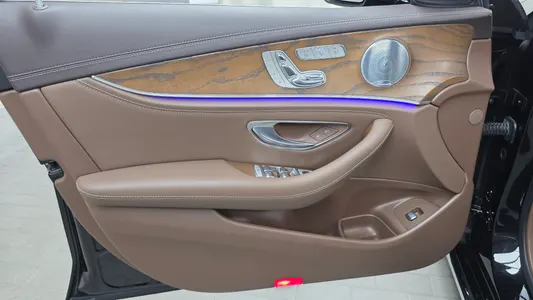 Mercedes-Benz E-Class W213 E300 4MATIC 2018 24