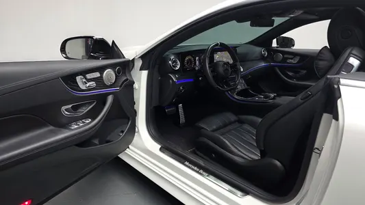 Mercedes-Benz E-Class W213 E220d 2017 10