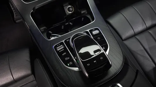 Mercedes-Benz E-Class W213 E220d 2017 19