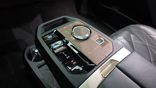 BMW iX xDrive50 2022 9