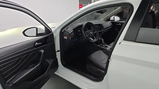 Volkswagen 7 1.5 TSI 2023 10