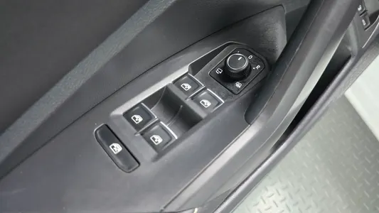 Volkswagen 7 1.5 TSI 2023 18
