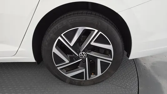 Volkswagen 7 1.5 TSI 2023 21