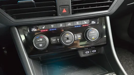 Volkswagen 7 1.5 TSI 2023 27