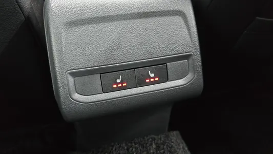 Volkswagen 7 1.5 TSI 2023 28
