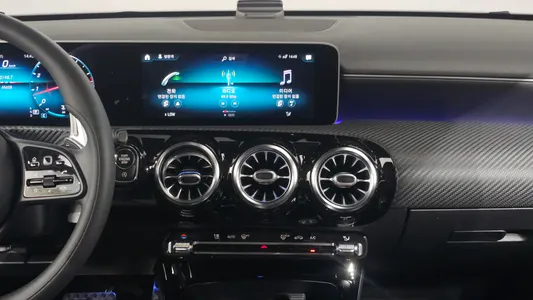Mercedes-Benz A-Class W177 A250 4MATIC 2020 13