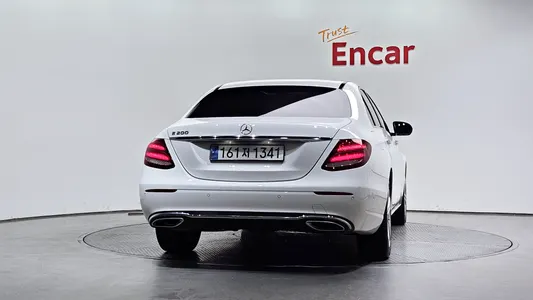 Mercedes-Benz E-Class W213 E200 2017 4