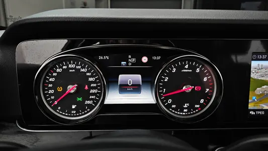 Mercedes-Benz E-Class W213 E200 2017 8
