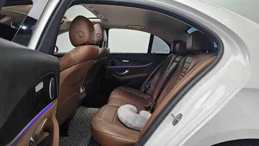 Mercedes-Benz E-Class W213 E200 2017 12