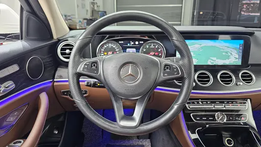 Mercedes-Benz E-Class W213 E200 2017 13