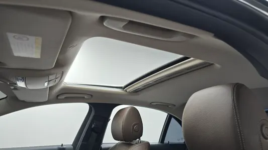 Mercedes-Benz E-Class W213 E200 2017 32