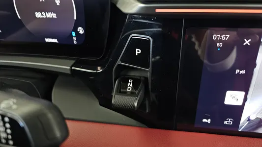 Porsche EV 4S 2025 8